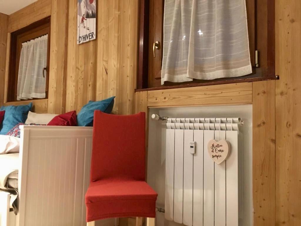 Aroma Di Legno E Profumo Di Neve Apartment เบรยล์-แชร์วิเนีย ภายนอก รูปภาพ