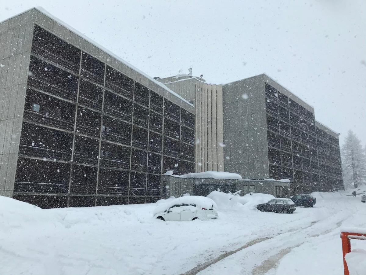 Aroma Di Legno E Profumo Di Neve Apartment เบรยล์-แชร์วิเนีย ภายนอก รูปภาพ