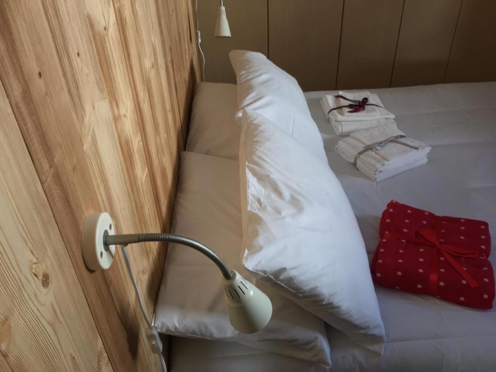 Aroma Di Legno E Profumo Di Neve Apartment เบรยล์-แชร์วิเนีย ภายนอก รูปภาพ