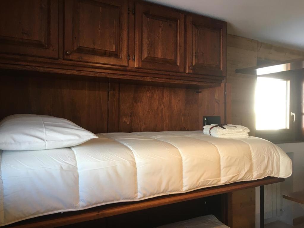 Aroma Di Legno E Profumo Di Neve Apartment เบรยล์-แชร์วิเนีย ภายนอก รูปภาพ