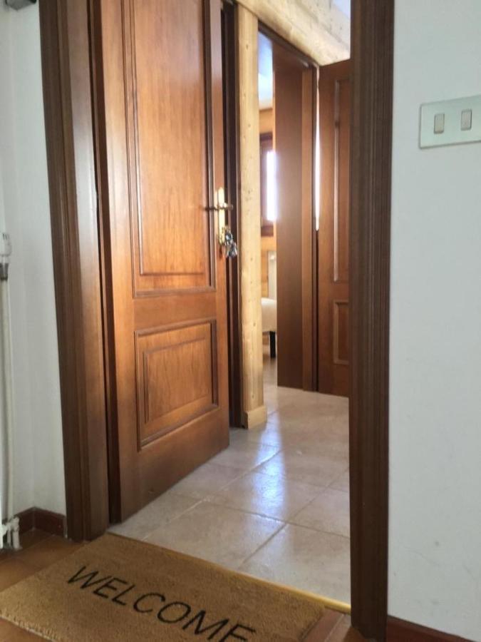 Aroma Di Legno E Profumo Di Neve Apartment เบรยล์-แชร์วิเนีย ภายนอก รูปภาพ