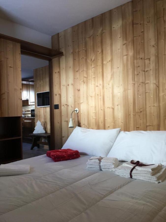 Aroma Di Legno E Profumo Di Neve Apartment เบรยล์-แชร์วิเนีย ภายนอก รูปภาพ