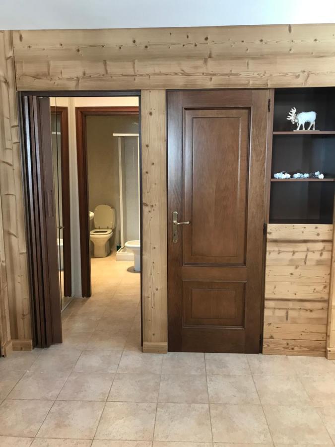 Aroma Di Legno E Profumo Di Neve Apartment เบรยล์-แชร์วิเนีย ภายนอก รูปภาพ